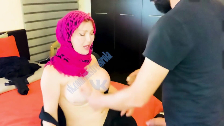 Mistressrola: Chica árabe con su hermanastro