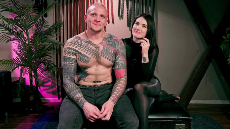 Peter J Hooke: Superba stăpână senzuală Zeiță în cur cu vibratorul legat și mulge