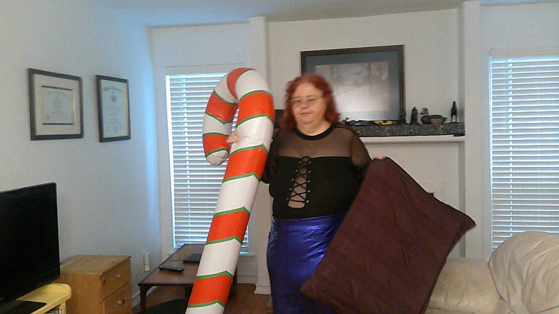 BBW nurse Vicki adventures with friends: Stor vacker sjuksköterska Vicki försöker att squash hennes godis sockerrör?