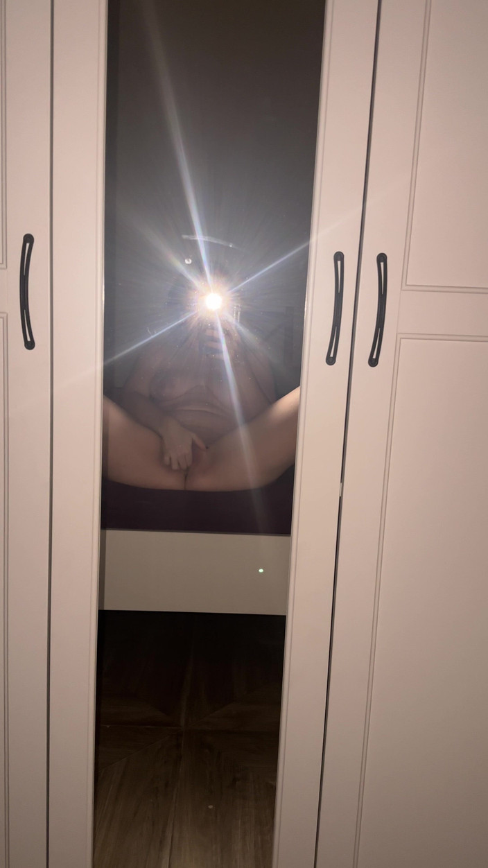 SweetLucy96: Mała napalona dziwka