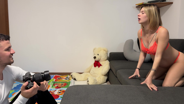Tommy e Annika: Femeie Însărcinată Este Futută De Fotograf