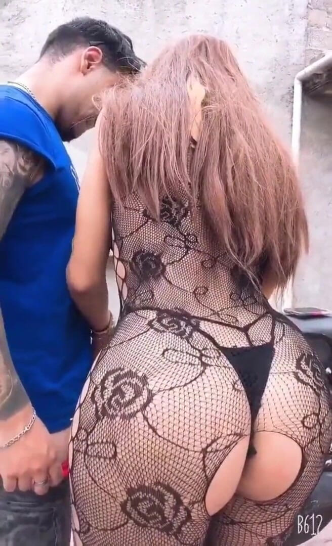 Barbietransxxxx: Vyzvedl mě na motorce a máme dobrodružství na ulici