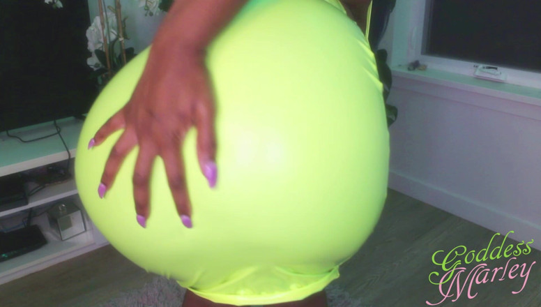 Goddess Marley: Squirt for My Rubbery Skirt!