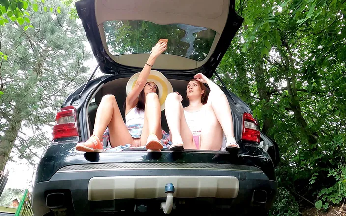 Leon Lambert: Two girls one car no panties