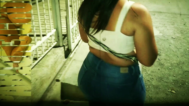 Uncut Lil Midget and Latina Freaky Friends: Pitică columbiană cu cur mare
