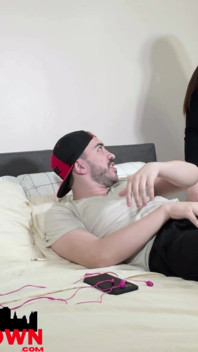 Stepsister Catches Bro Beating His Meat Bts