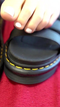 Who's a Fan of Oiled up Toes?