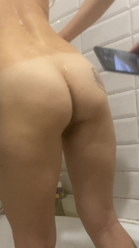 He Was Peeking so I Invited Him to Fuck Me Amateur MILF