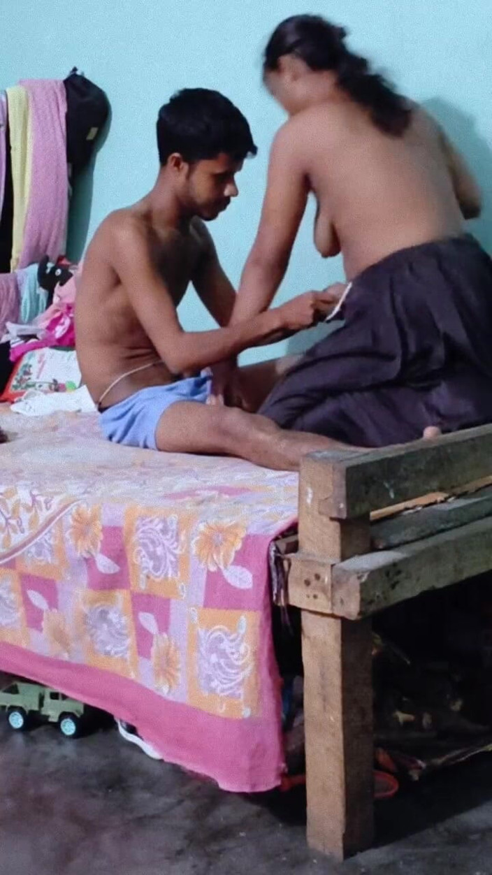 Amina begum: Desi: possi puting besar zakar besar