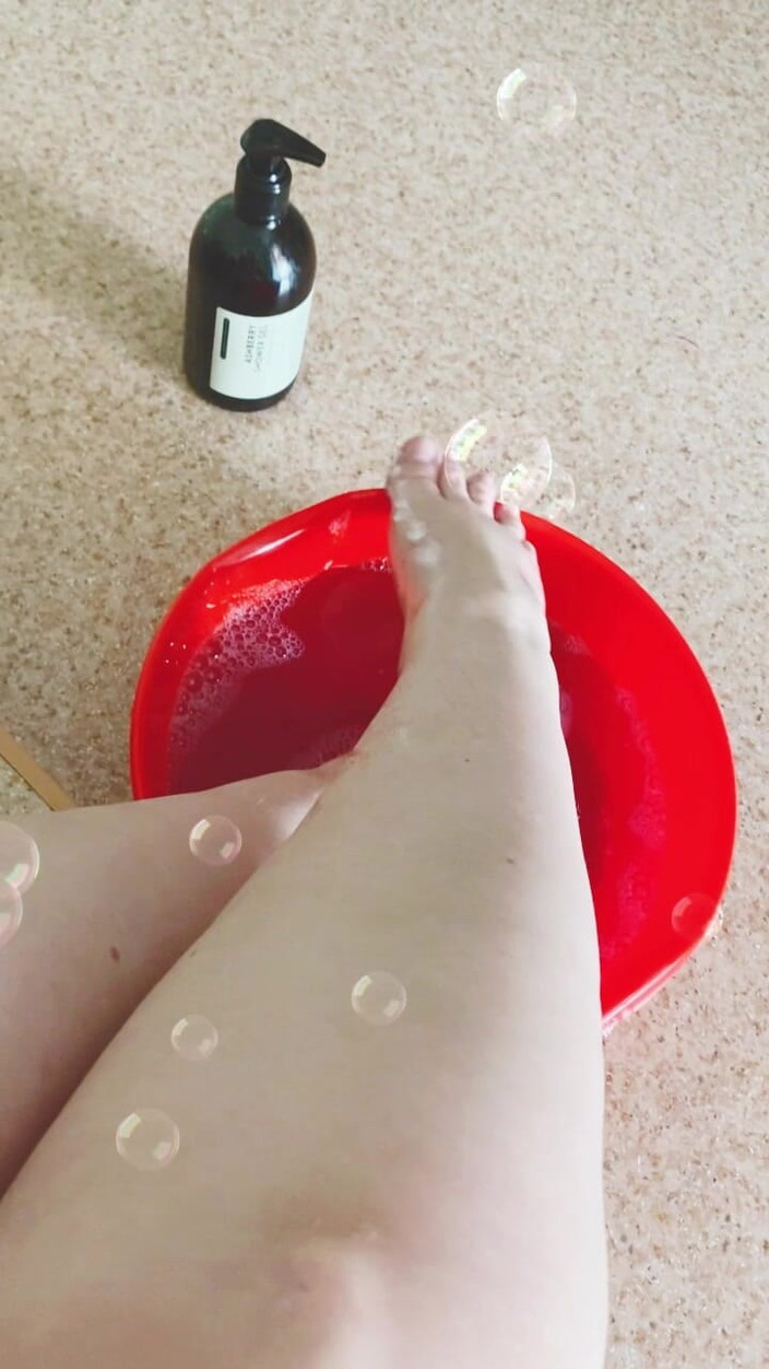 VikkiGeorgia: Homemade Pedicure