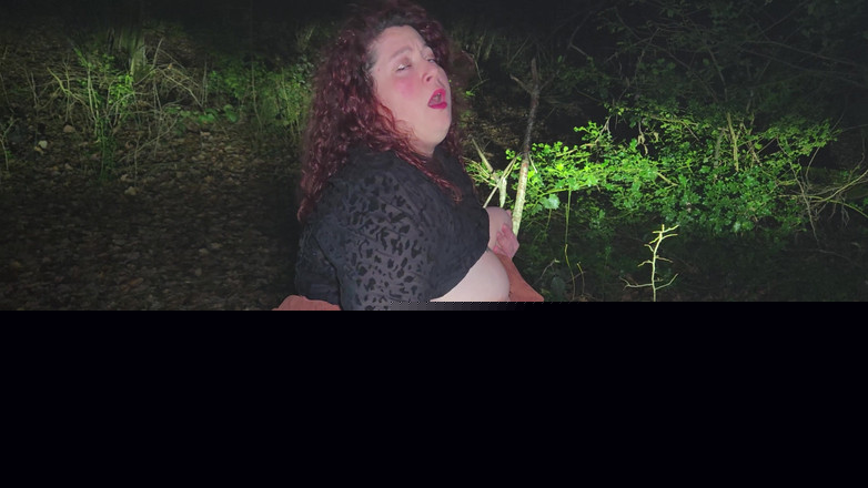 abricot sucree: Pelacur Kecil Mendapat Fucked Di Hutan Pada Malam