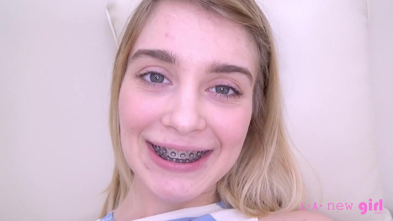 L.A. New Girl: Teenie geht angepisst aus dem fotoshooting - Kehrt zurück, um sperma...