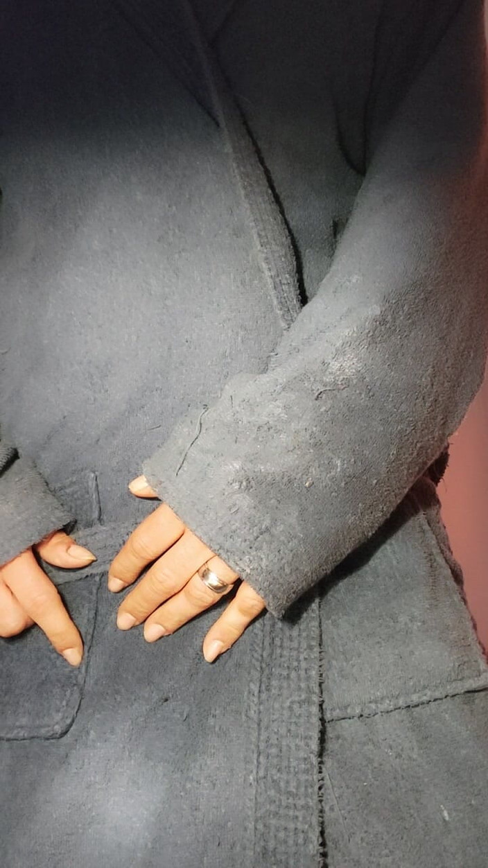 SmokedAlloy2: Benar-benar di atasnya, celana dalam kotor dan kaus kaki bau