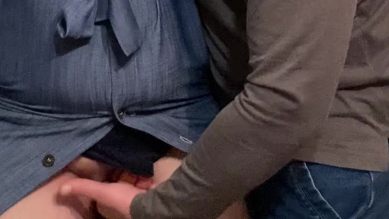 PriyaNaavya: Abang tiri sesat menggesel pepek saya di kereta api bawah...