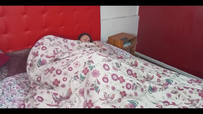 BBW Kelly Mom: Ik verraste mijn stiefmoeder na haar dutje door haar anaal...