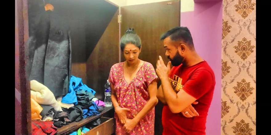 suchismitasarkar: कामवाली बीबी ने चोरी की कोशिश की और मकान मालिक द्वारा चुदाई की सजा दी गई ।