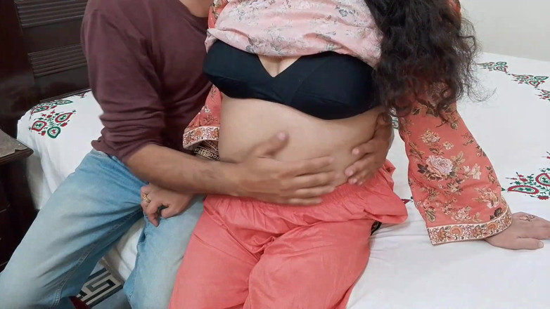 QueenbeautyQB: Endlich willigte die heiße freundin ein, sich privat zu treffen