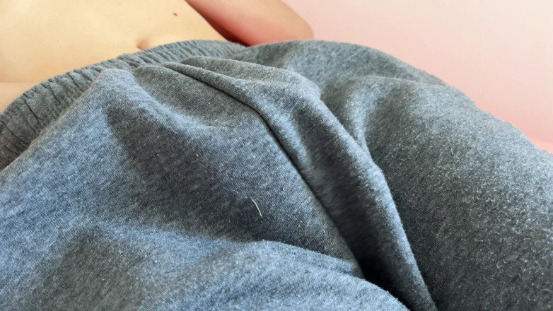 Mia Foster: 義理の兄は私のパンティーで絶頂し、私はジムでそれらを着ます