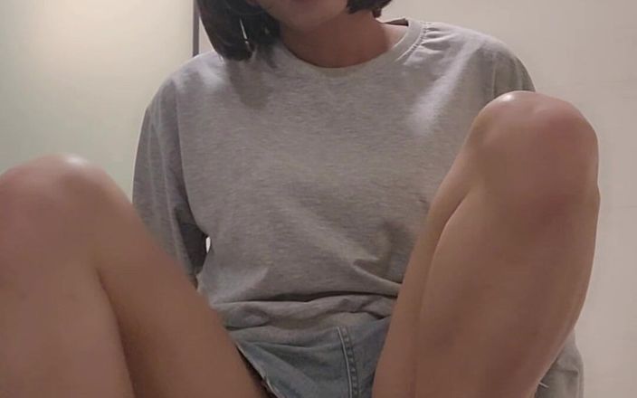 Taiwancdgirl: Ich zog meine Hose aus. Wie steht es mit dir?