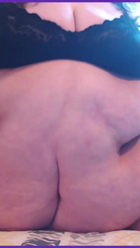 SSBBW belly twerk  jiggles clapping