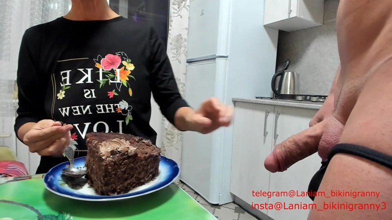 TaniaMilf: Milf eet fetisj creampie met vers sperma cfnm