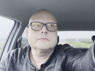 Slave 1976: Gay otrok a jízda nahá v autě