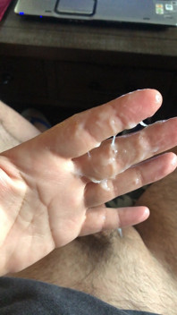 A Quick Close up Cumshot