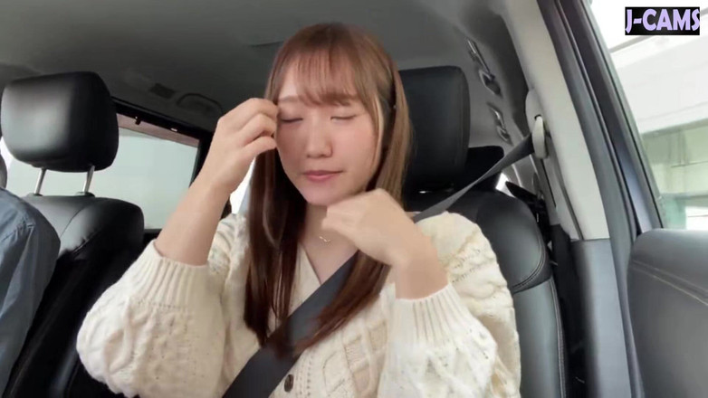 J-Cams: Afectuos țâțoasă Ghid turistic tachinează cu expunere dulce și un zâmbet dispus...