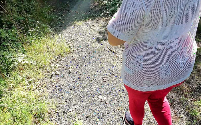 Bouncy Tits Action: Slapping Her Naked Vagina on Picnic Table