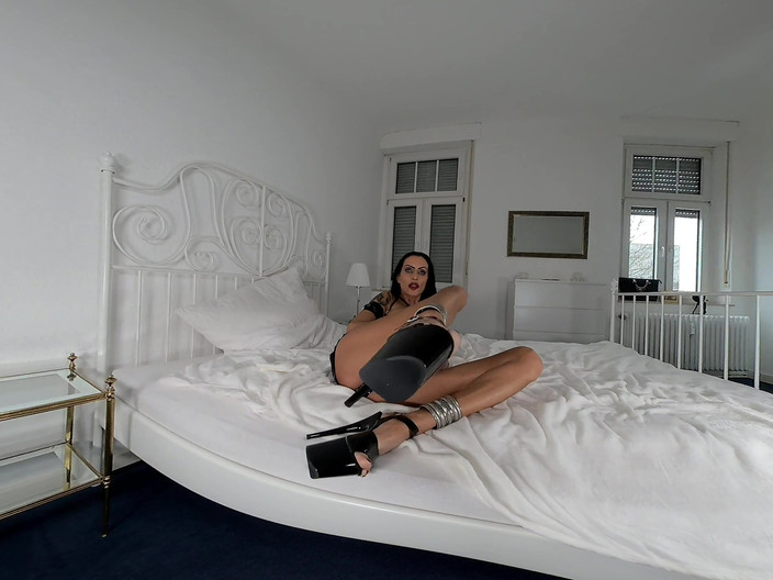 Eroticonly VR: VRアマチュア美女シドニーがあなたのチンポを待つ - 360度懇願セックス視点