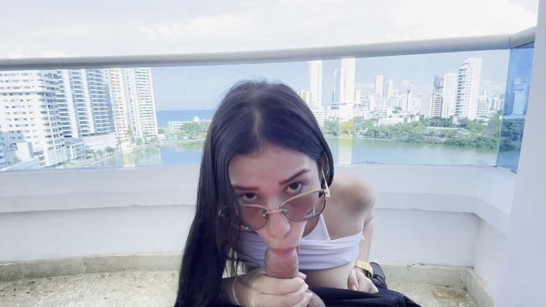 Bucara sex: BJ Balcon en face de la plage