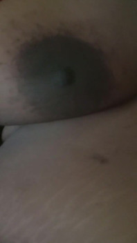 Výkon indické tetičky v ložnici