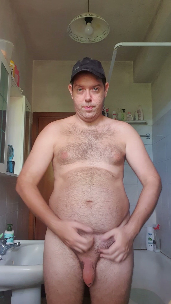 Mirko2589: Nude in Bathroom with Hat
