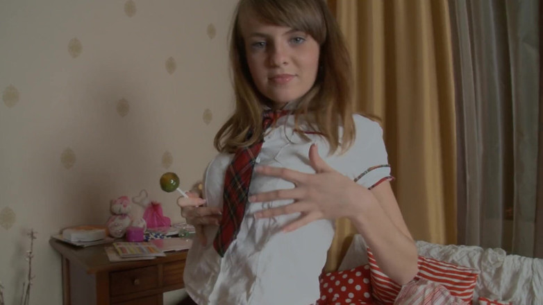 Adult Deluxe: Schlanke puppe allein zu hause