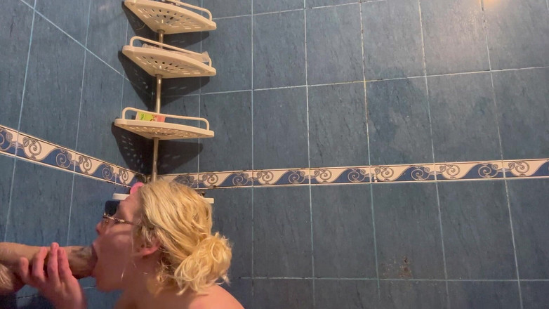 Putarankahotmilf: Macecha vánoční dárek pro jejího nevlastního syna