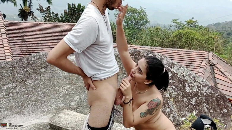 Vayolet: Bonjour, une belle-mère juteuse à gros cul se fait baiser - porno...