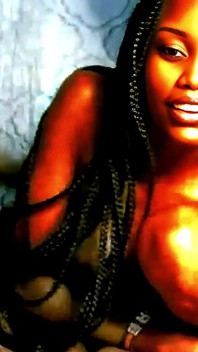 Elle mange sa chatte et ses seins parfaits