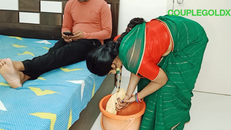 Sexy Komal: Komalova služka překročila své hranice a pak skočila od majitele