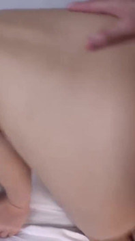 Petite idol secret se encuentra con un asunto secreto con preñada lejos de los fanáticos