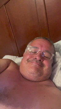 Giovane Ragazzo Nudo a Letto