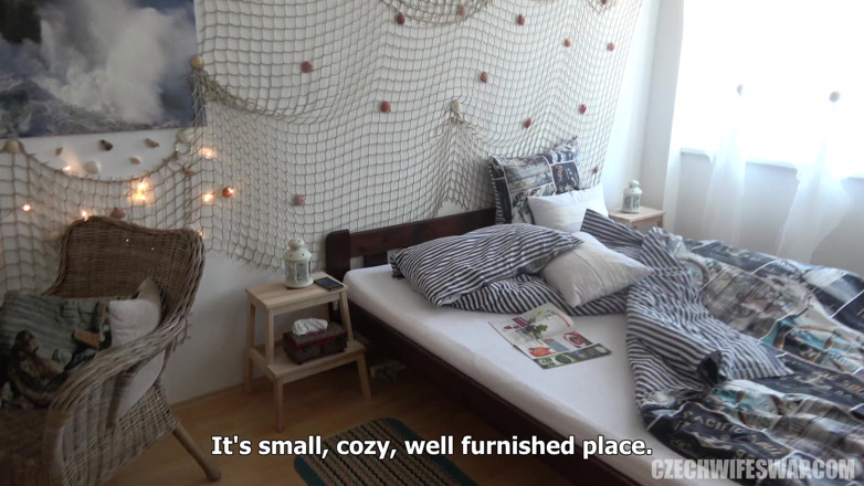 Czech Wife Swap: Výměna české manželky 8 - část 1: Babičky, milfky a mladí hřebci: Vyměňte si všechno!