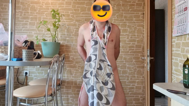 ShyCummerBoy: Necken mit einem schürze mit großer ladung abspritzen