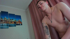 Morflot24: Alex lèche les aisselles de quelqu’un d’autre pour la première...