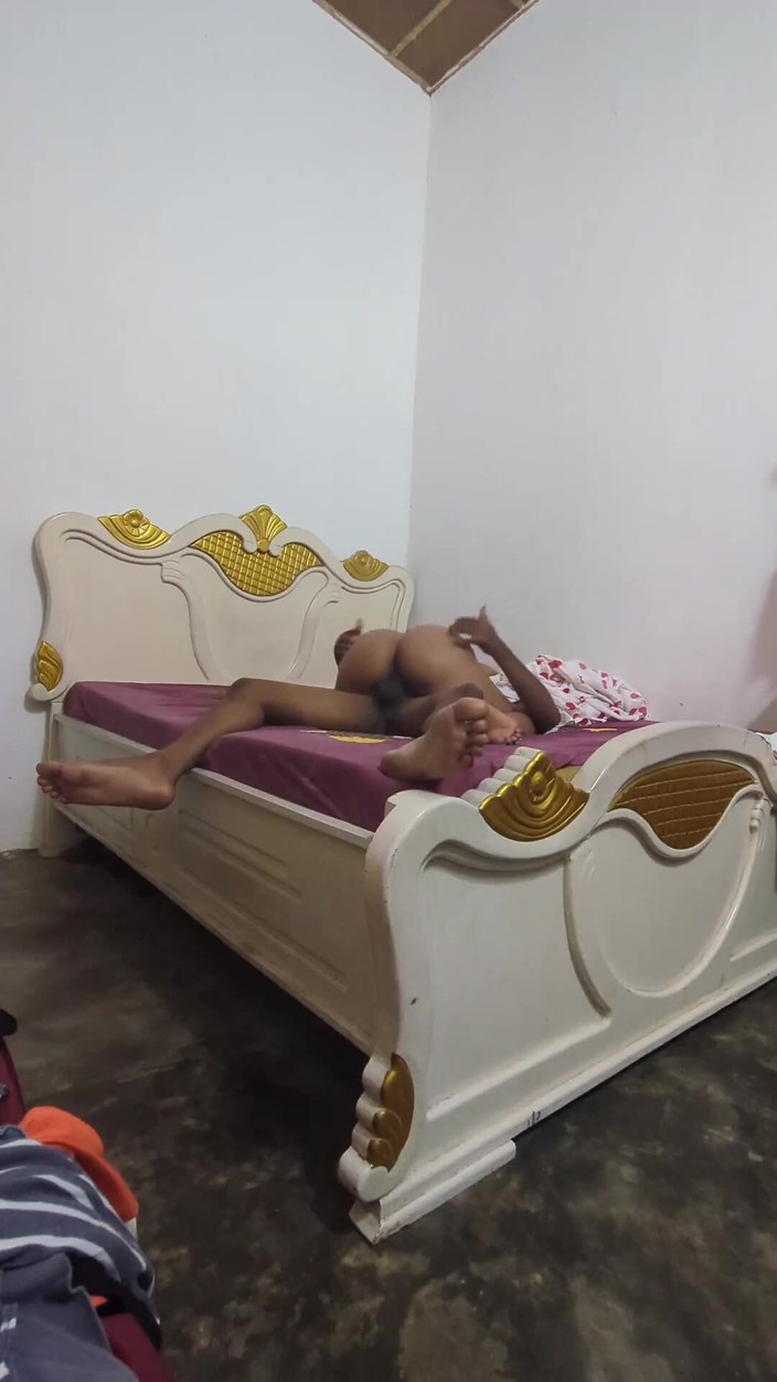 Felizymendez: Pot să călăresc și să dau din cur pe pula ta...