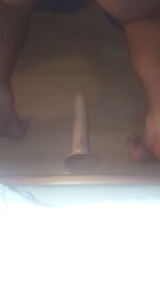Sweethole: Ich reite auf meinem ersten leckeren dildo