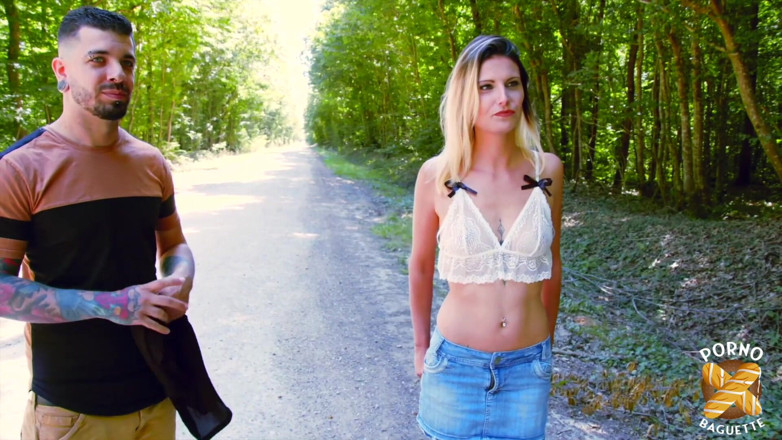Porno Baguette: Lucile, bella bionda, ama il cazzo del suo uomo