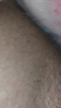 Creampie. La vicina non ha resistito alla mia figa e mi ha lasciato pieno di piscio, mi mette incinta molto bene