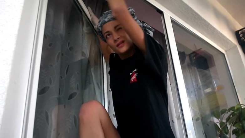 Leon Lambert Girls Twerk Parties CFNM: Söt älskling kanin, inga trosor vid fönstret