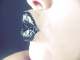 Goddess Misha Goldy: Beijos de lábios pretos brilhantes ASMR JOI