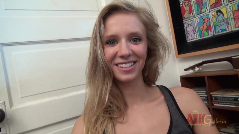 ATKIngdom Fans: Introducción a Rachel James